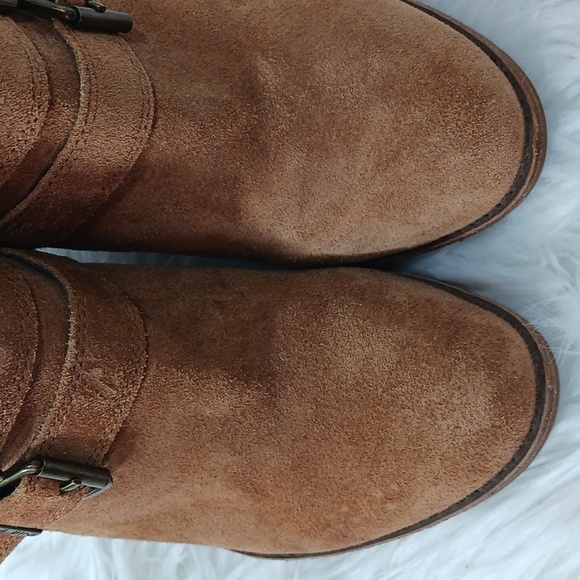 Gianni Bini, Sz 8M Tan Suede leather uppers, Belted, 3 " heels, Ankle Boots - Picture 4 of 10